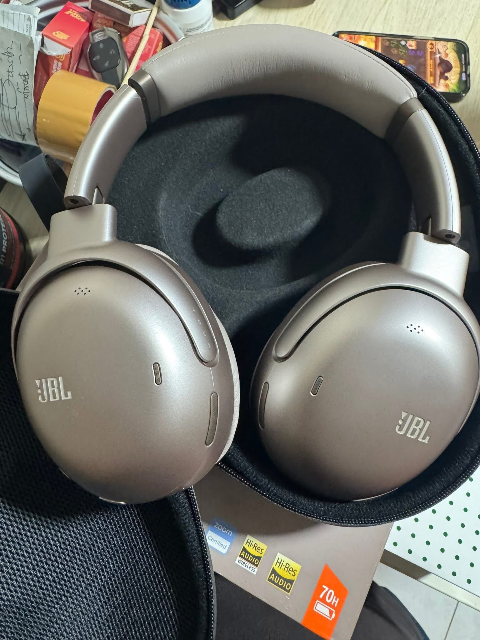 🎧 Découvrez une nouvelle dimension sonore avec le JBL Tour One M3 signé JBL !
