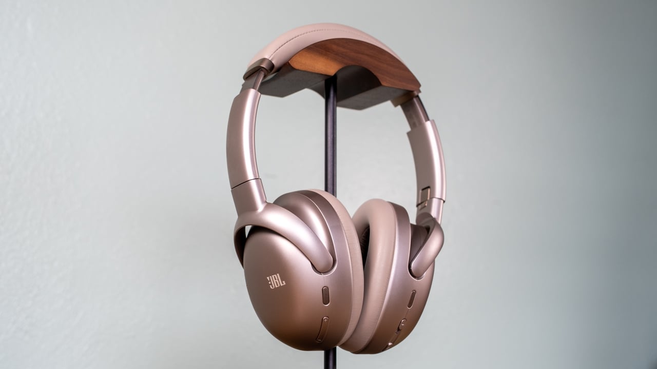 🎧 Découvrez une nouvelle dimension sonore avec le JBL Tour One M3 signé JBL !